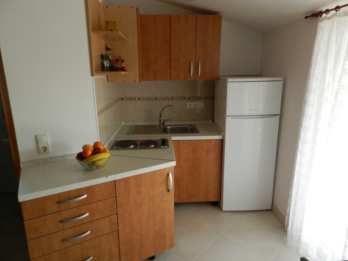 Apartmani Lucija Jurkovic Malinska Exteriör bild