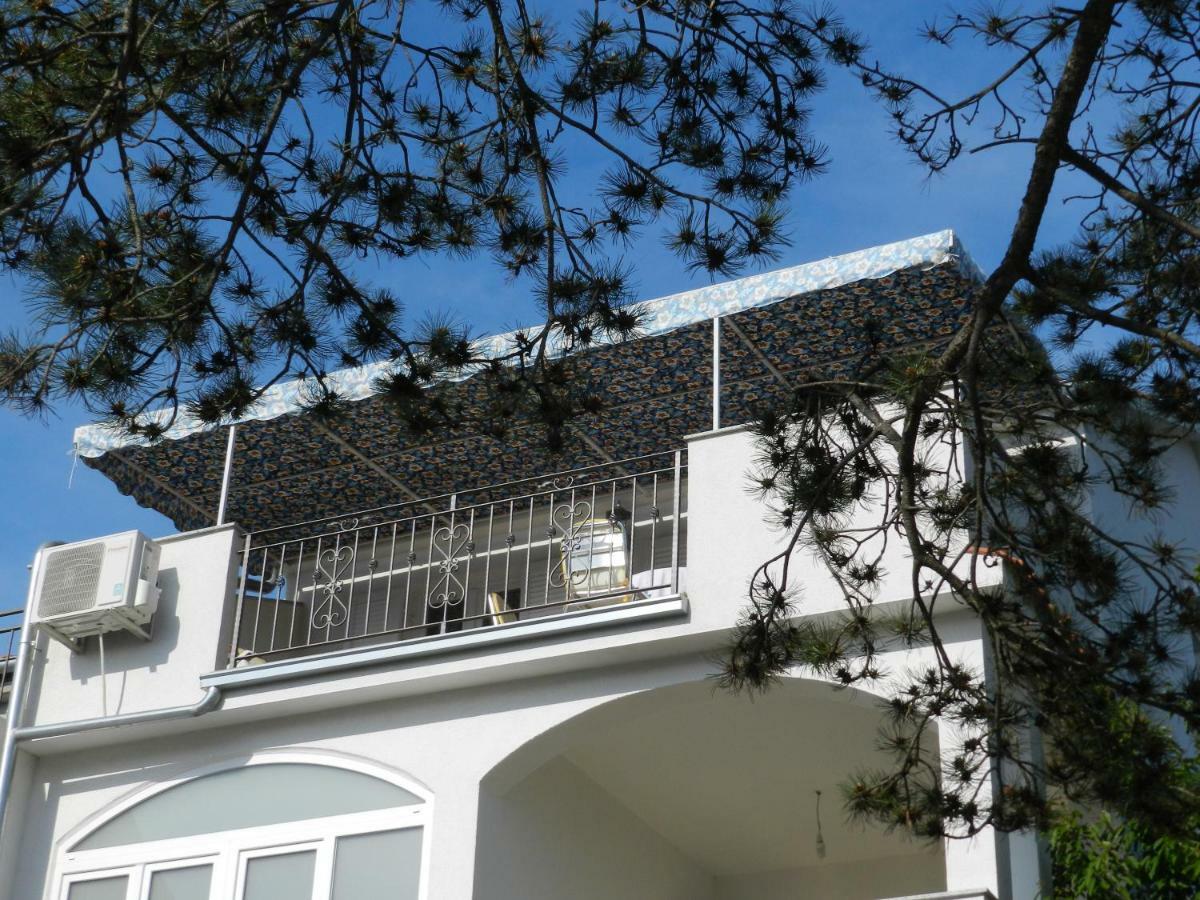 Apartmani Lucija Jurkovic Malinska Exteriör bild