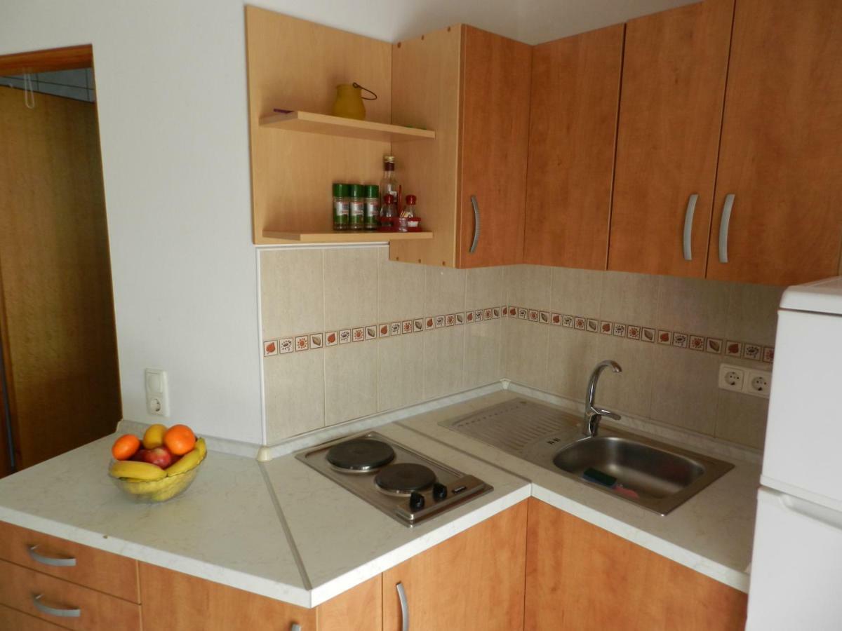 Apartmani Lucija Jurkovic Malinska Exteriör bild
