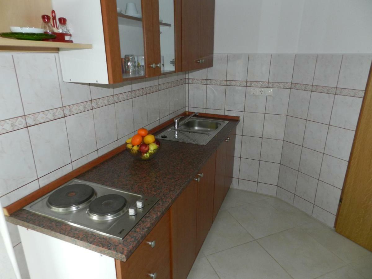 Apartmani Lucija Jurkovic Malinska Exteriör bild