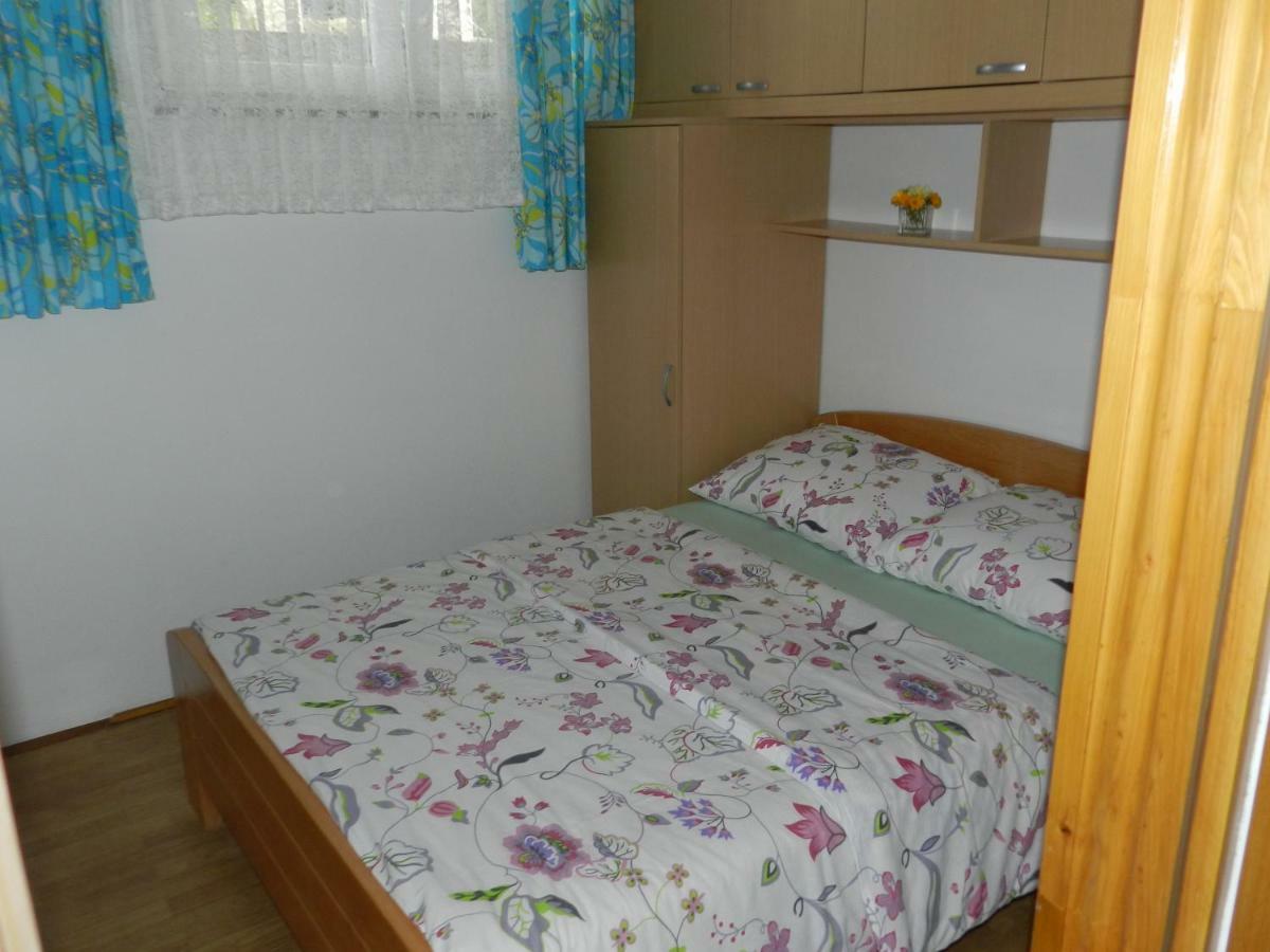 Apartmani Lucija Jurkovic Malinska Exteriör bild